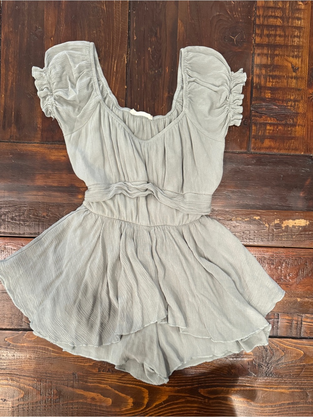 Altar’d State Haisley Double Layered Romper in Soft Sage Green. Size XS. GUC